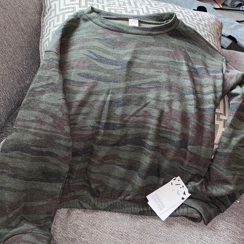 Light cropped sweater